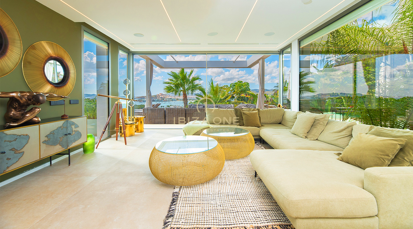 Lussuosa villa con vista panoramica sul mare in vendita a Cap Martinet, Ibiza