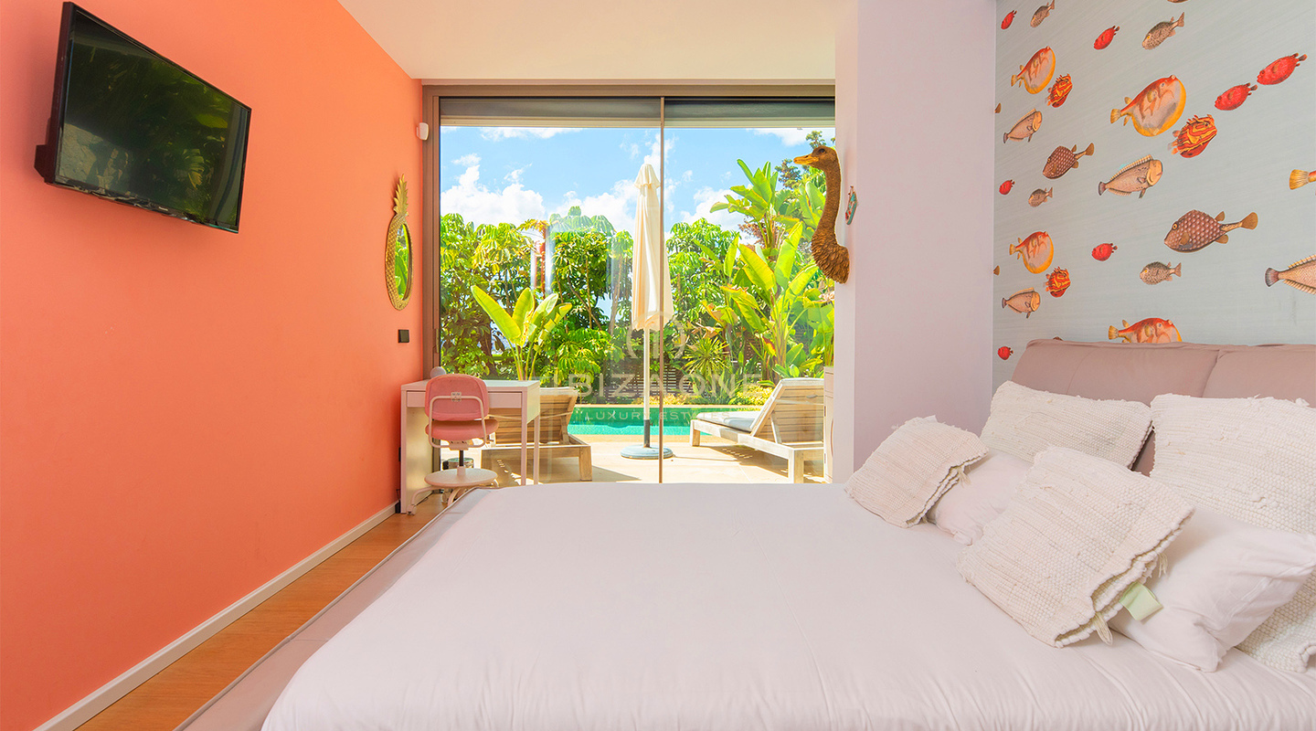 Lussuosa villa con vista panoramica sul mare in vendita a Cap Martinet, Ibiza