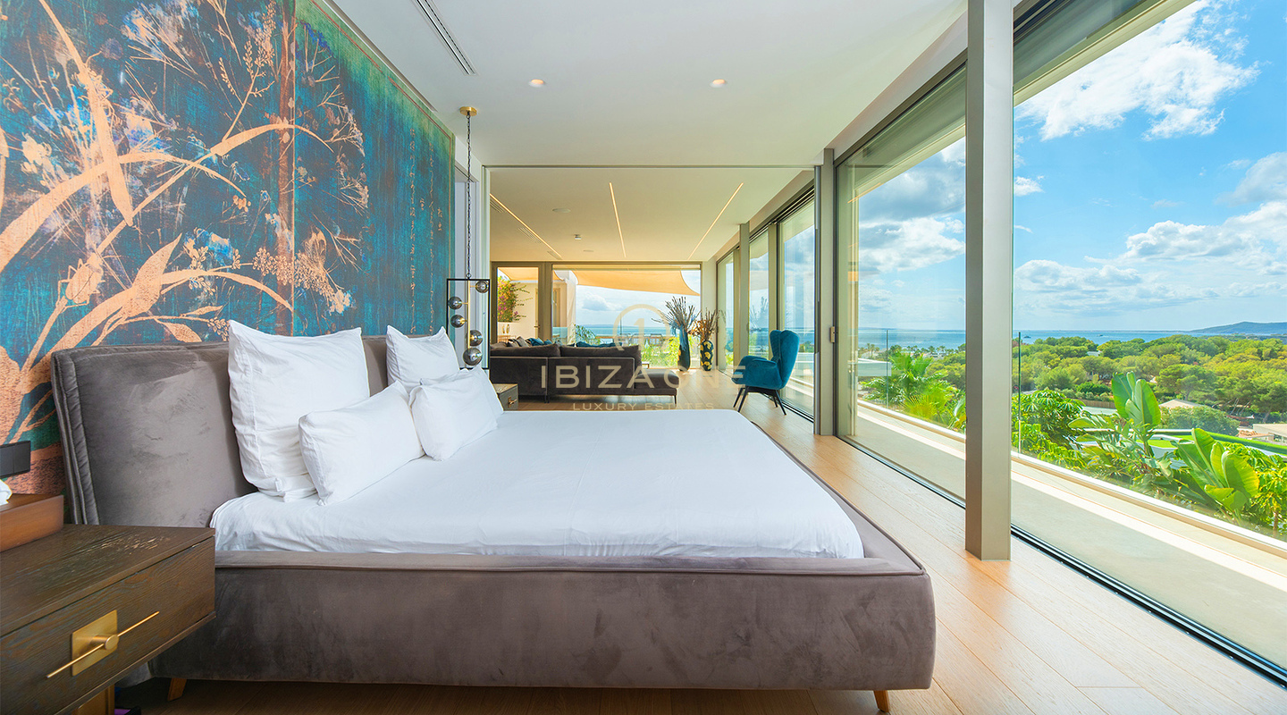 Luxueuse villa avec vue panoramique sur la mer à Cap Martinet, Ibiza, à vendre