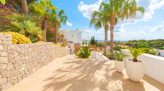 Luxuriöse Villa mit Panoramablick aufs Meer in Cap Martinet, Ibiza, zu verkaufen