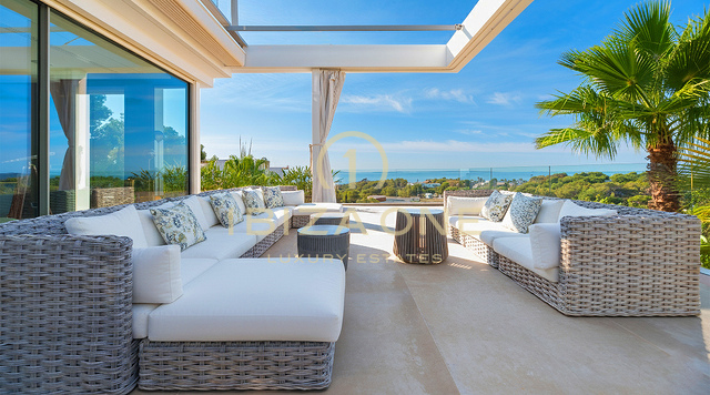 Luxueuse villa avec vue panoramique sur la mer à Cap Martinet, Ibiza, à vendre