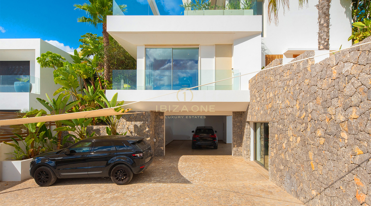 Luxurious Villa with Panoramic Sea Views in Cap Martinet For Sale, Ibiza