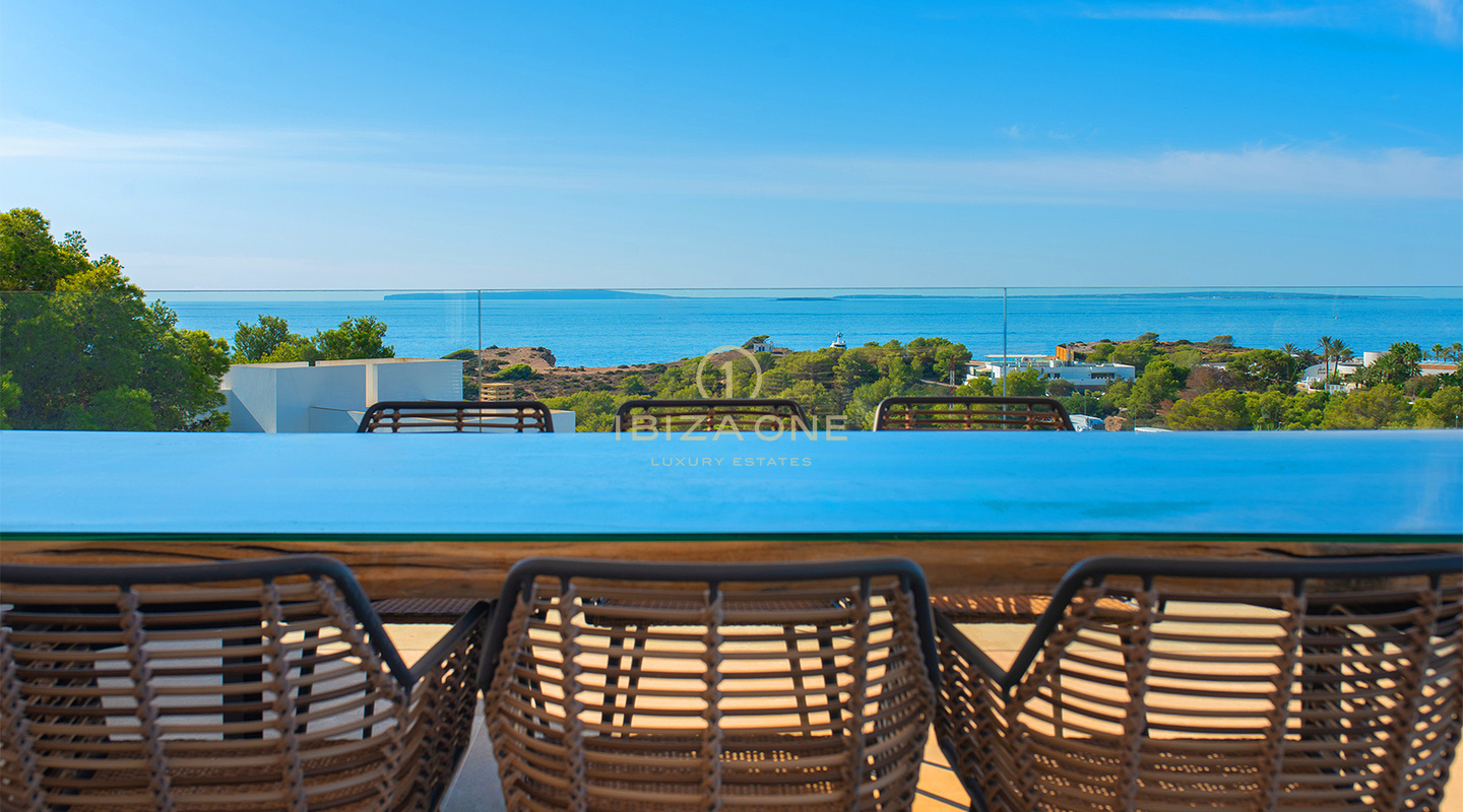 Luxuriöse Villa mit Panoramablick aufs Meer in Cap Martinet, Ibiza, zu verkaufen