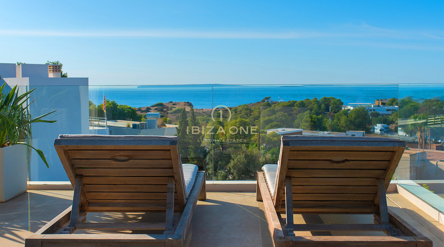Luxe villa met panoramisch uitzicht op zee in Cap Martinet te koop, Ibiza