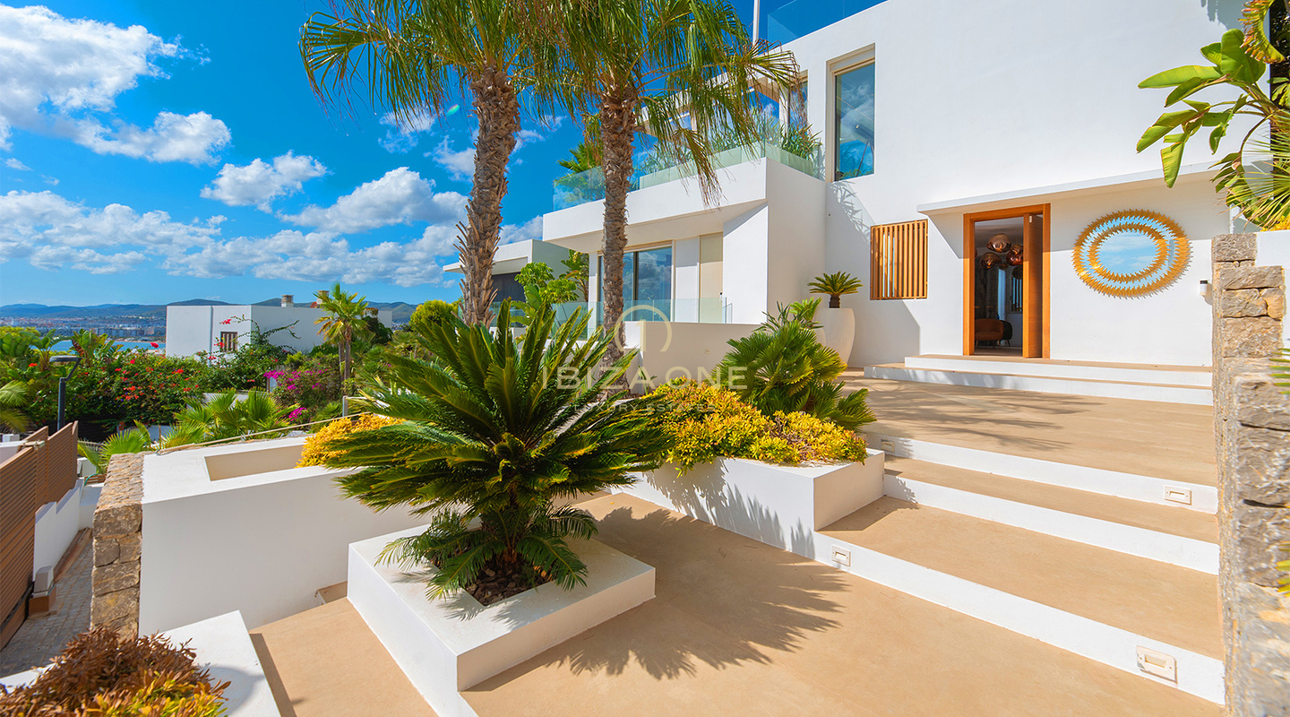 Lussuosa villa con vista panoramica sul mare in vendita a Cap Martinet, Ibiza