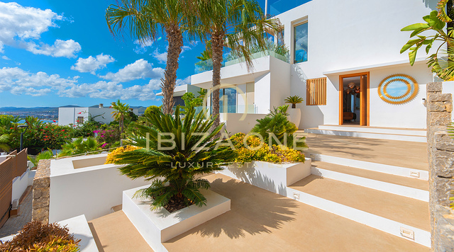 Luxuriöse Villa mit Panoramablick aufs Meer in Cap Martinet, Ibiza, zu verkaufen