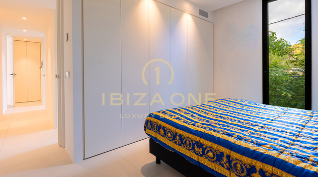 Elegante appartamento di lusso al primo piano nell'esclusivo complesso residenziale Urbania in vendita - Talamanca, Ibiza
Prenotato