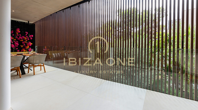 Appartement de luxe élégant au premier étage dans le complexe exclusif Urbania, à vendre à Talamanca, Ibiza.
Réservé