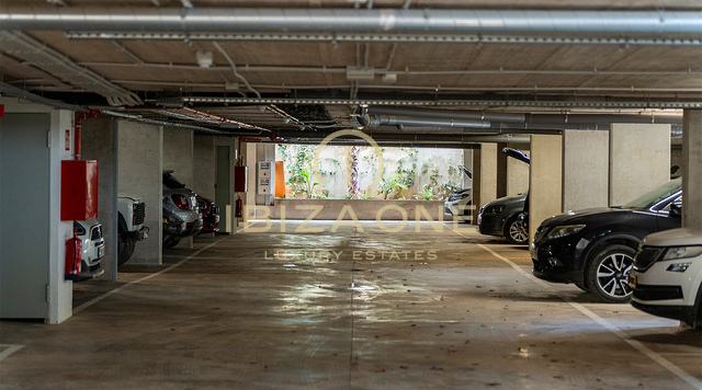 Elegante appartamento di lusso al primo piano nell'esclusivo complesso residenziale Urbania in vendita - Talamanca, Ibiza
Prenotato
