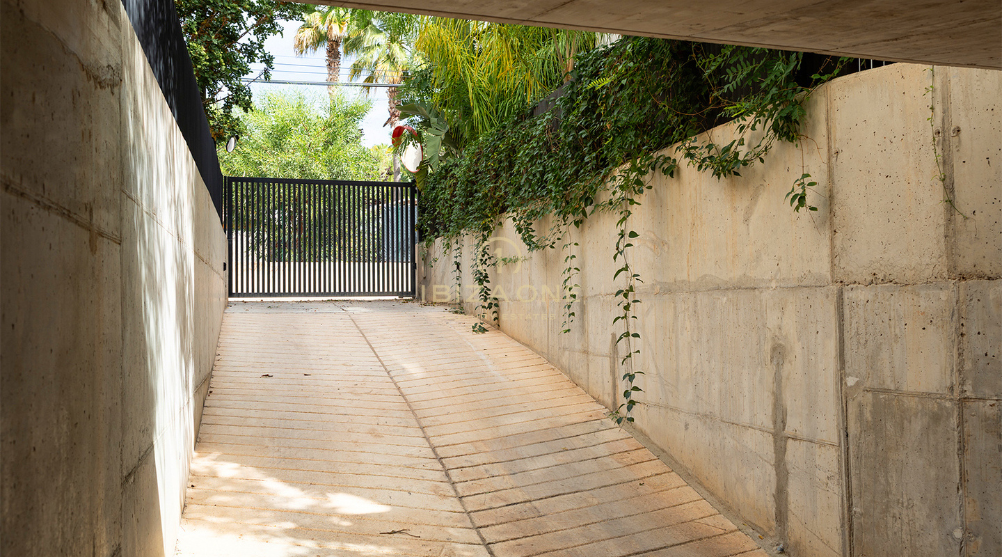 Elegant en luxe appartement op de eerste verdieping in het exclusieve Urbania-complex te koop – Talamanca, Ibiza
Gereserveerd