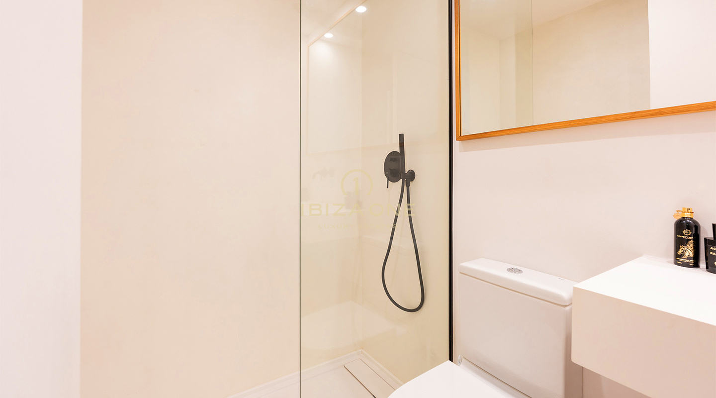 Elegante Luxuswohnung im ersten Stock der exklusiven Wohnanlage Urbania zu verkaufen – Talamanca, Ibiza
Reserviert
