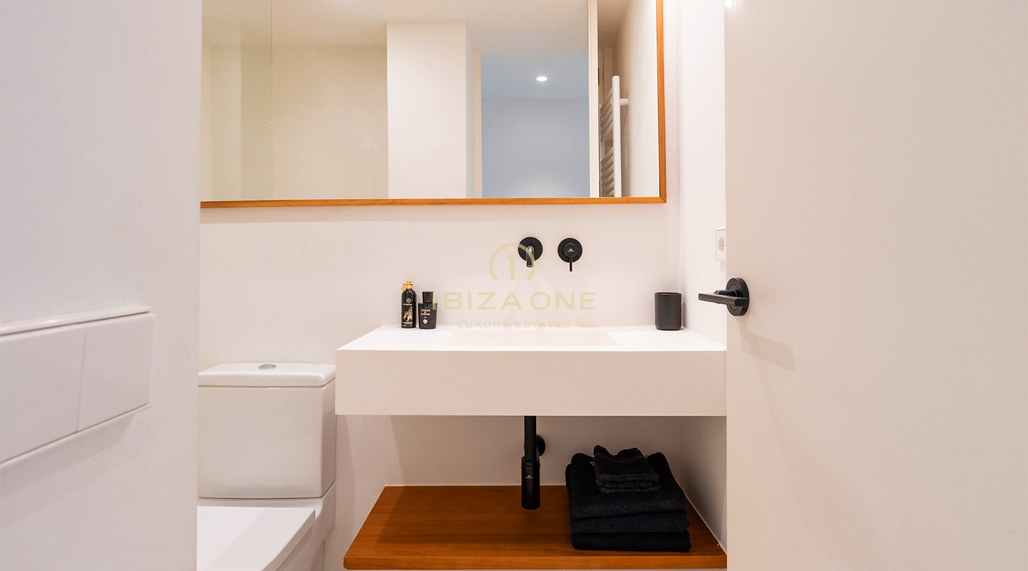 Elegante appartamento di lusso al primo piano nell'esclusivo complesso residenziale Urbania in vendita - Talamanca, Ibiza
Prenotato