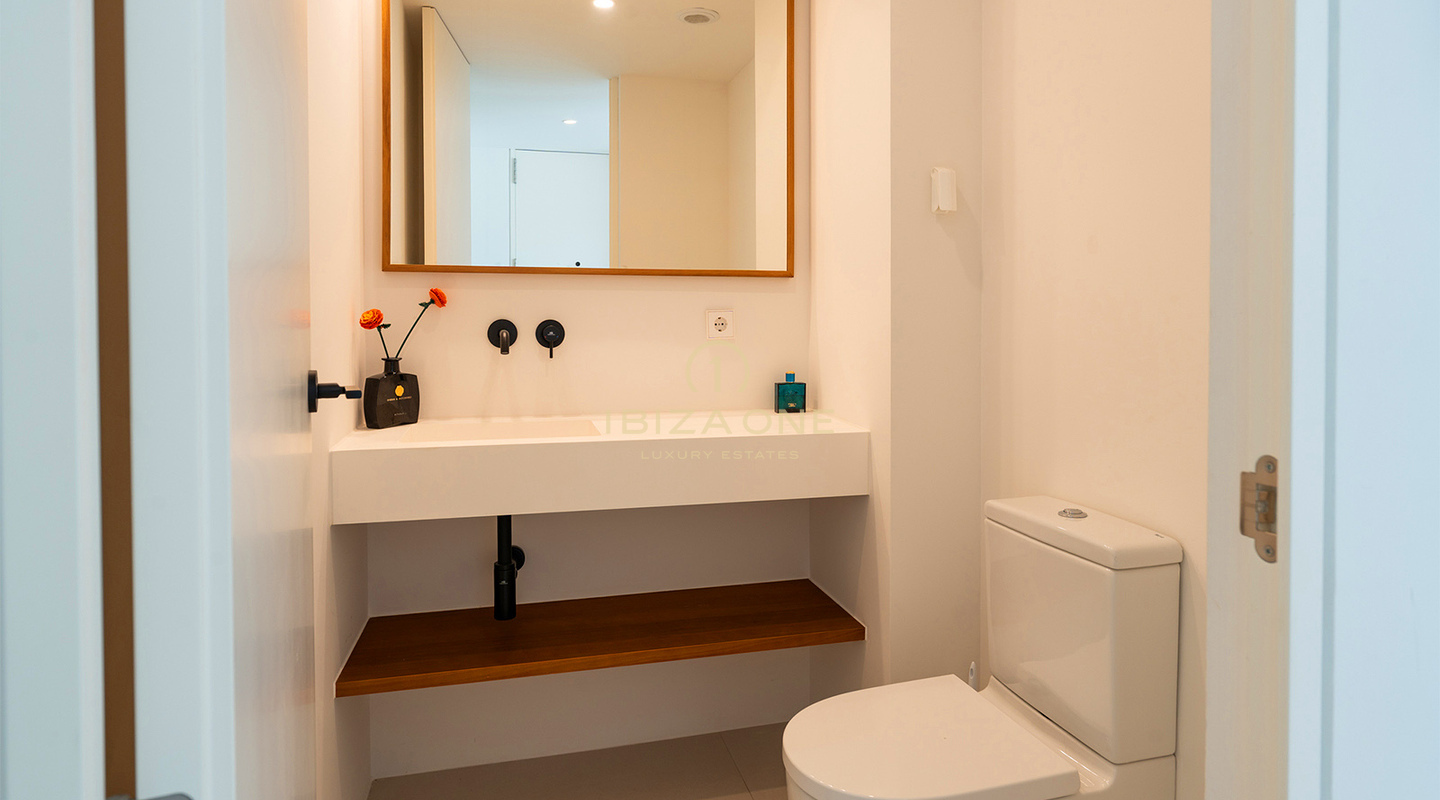 Elegante Luxuswohnung im ersten Stock der exklusiven Wohnanlage Urbania zu verkaufen – Talamanca, Ibiza
Reserviert