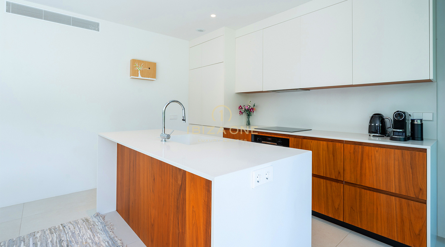 Elegante appartamento di lusso al primo piano nell'esclusivo complesso residenziale Urbania in vendita - Talamanca, Ibiza
Prenotato