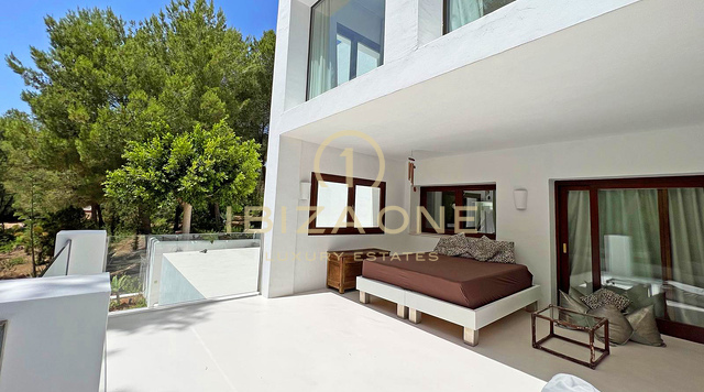 Villa di lusso in affitto a lungo termine vicino a Bambuddha con piscina biologica e privacy totale, Ibiza