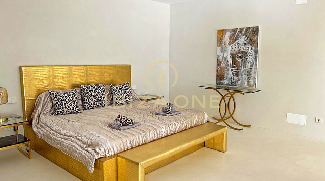 Villa di lusso in affitto a lungo termine vicino a Bambuddha con piscina biologica e privacy totale, Ibiza