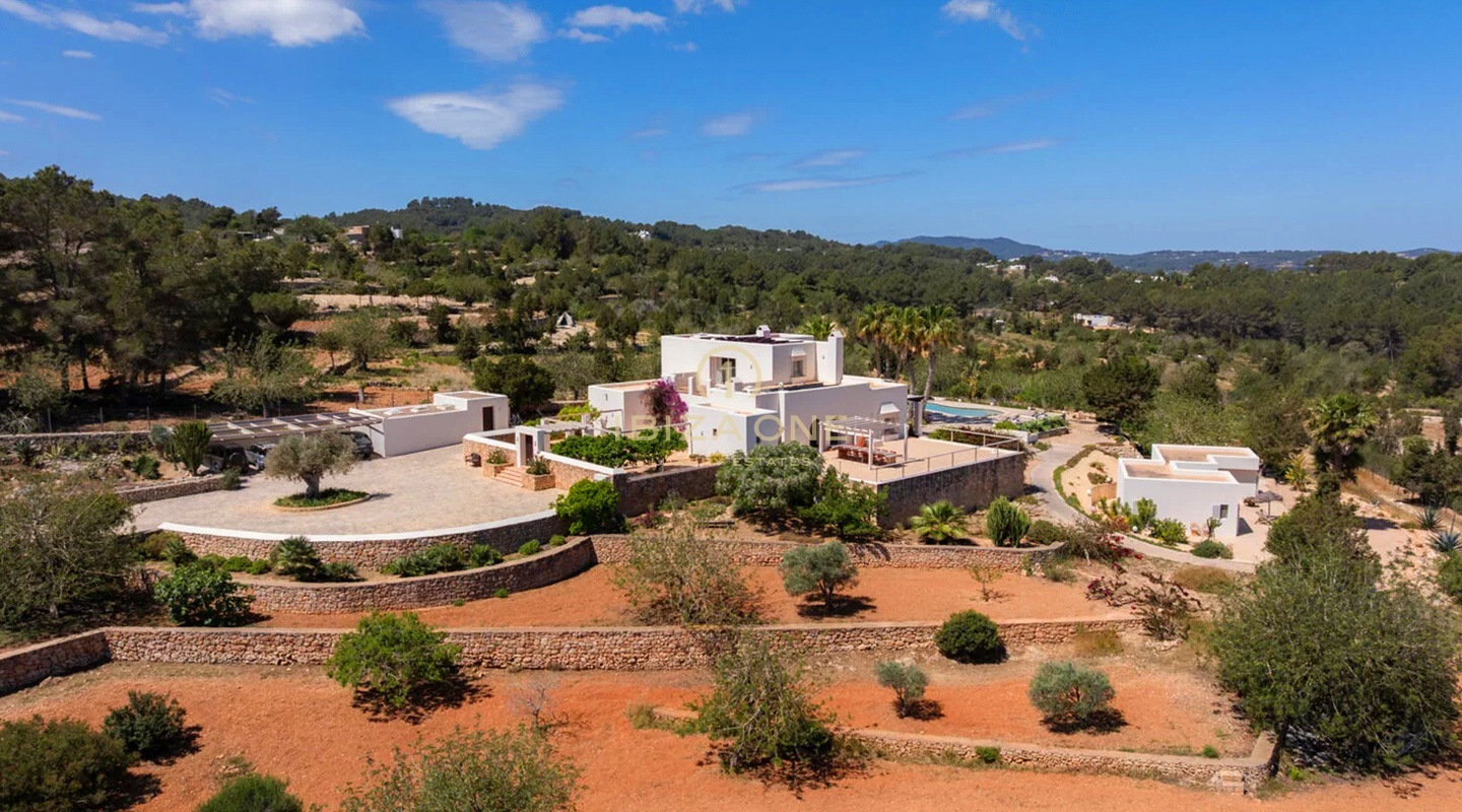Splendida tenuta agricola di lusso in una posizione eccezionale vicino a Santa Eulalia in vendita, Ibiza