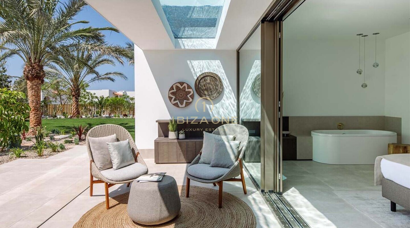Villa de lujo exclusiva con impresionantes vistas al mar y atardeceres sobre Es Vedrà en venta en Ibiza - licencia de alquiler turístico