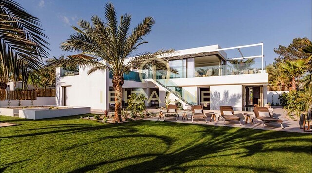 Exclusive Luxury Villa with Breathtaking Sea Views & Sunset Views Toward Es Vedrà For Sale, biza - Touristic Rental Licensein in Hand