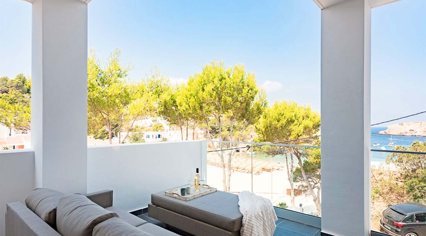 Appartement de luxe élégant d'une chambre avec vue imprenable sur la mer à vendre, Ibiza