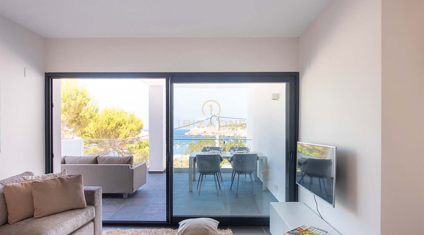 Appartement de luxe élégant d'une chambre avec vue imprenable sur la mer à vendre, Ibiza