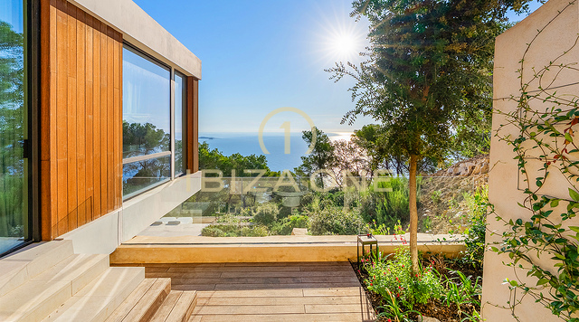 Luxuriöse Villa mit Panoramablick aufs Meer in Cap Martinet, Ibiza, zu verkaufen