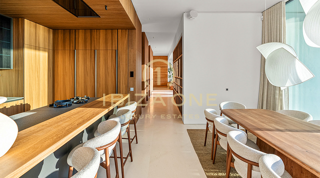 Luxuriöse Villa mit Panoramablick aufs Meer in Cap Martinet, Ibiza, zu verkaufen