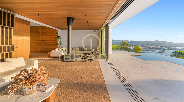 Luxuriöse Villa mit Panoramablick aufs Meer in Cap Martinet, Ibiza, zu verkaufen