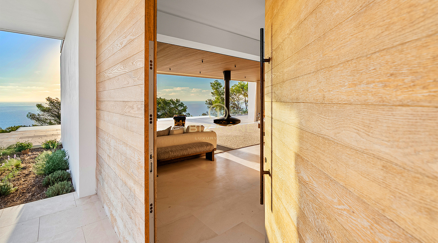 Luxuriöse Villa mit Panoramablick aufs Meer in Cap Martinet, Ibiza, zu verkaufen