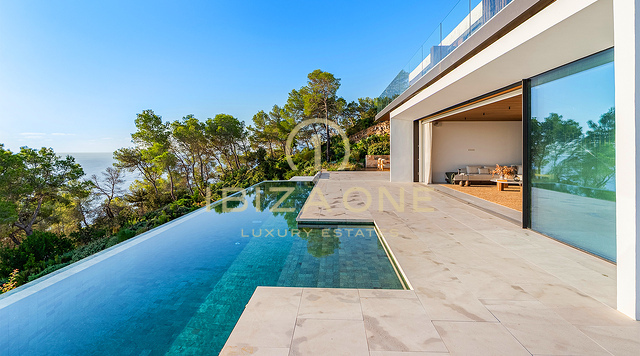 Luxuriöse Villa mit Panoramablick aufs Meer in Cap Martinet, Ibiza, zu verkaufen