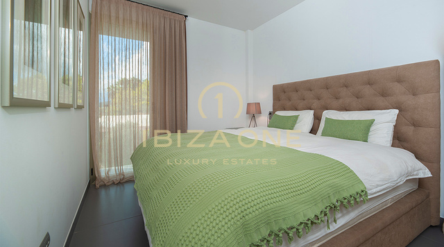 Moderna casa a schiera di lusso con terrazza panoramica e vista su Dalt Vila - In vendita a Jesús, Ibiza