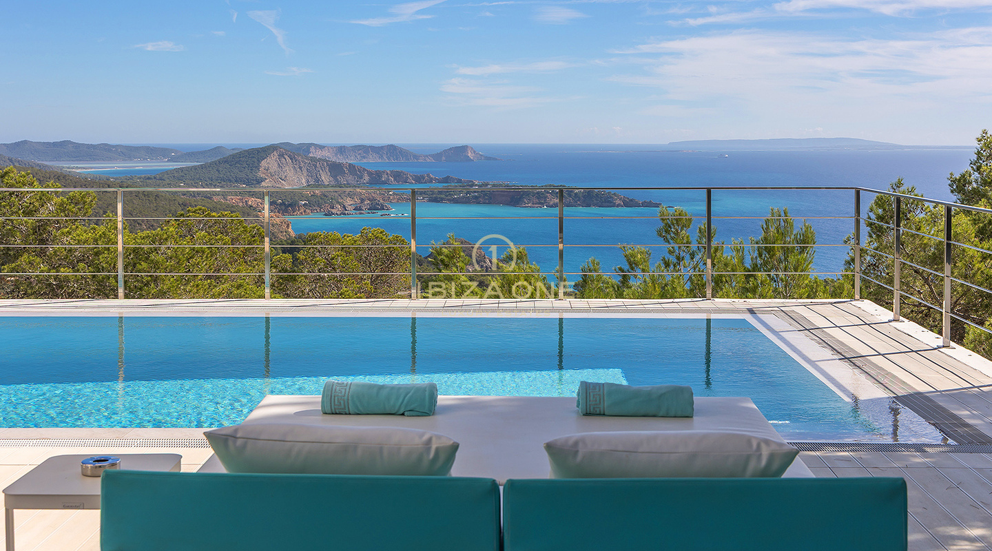 Moderna villa di lusso a Es Cubells con eccezionale vista sul mare su Porroig, Cala Jondal e Formentera – In affitto, Ibiza