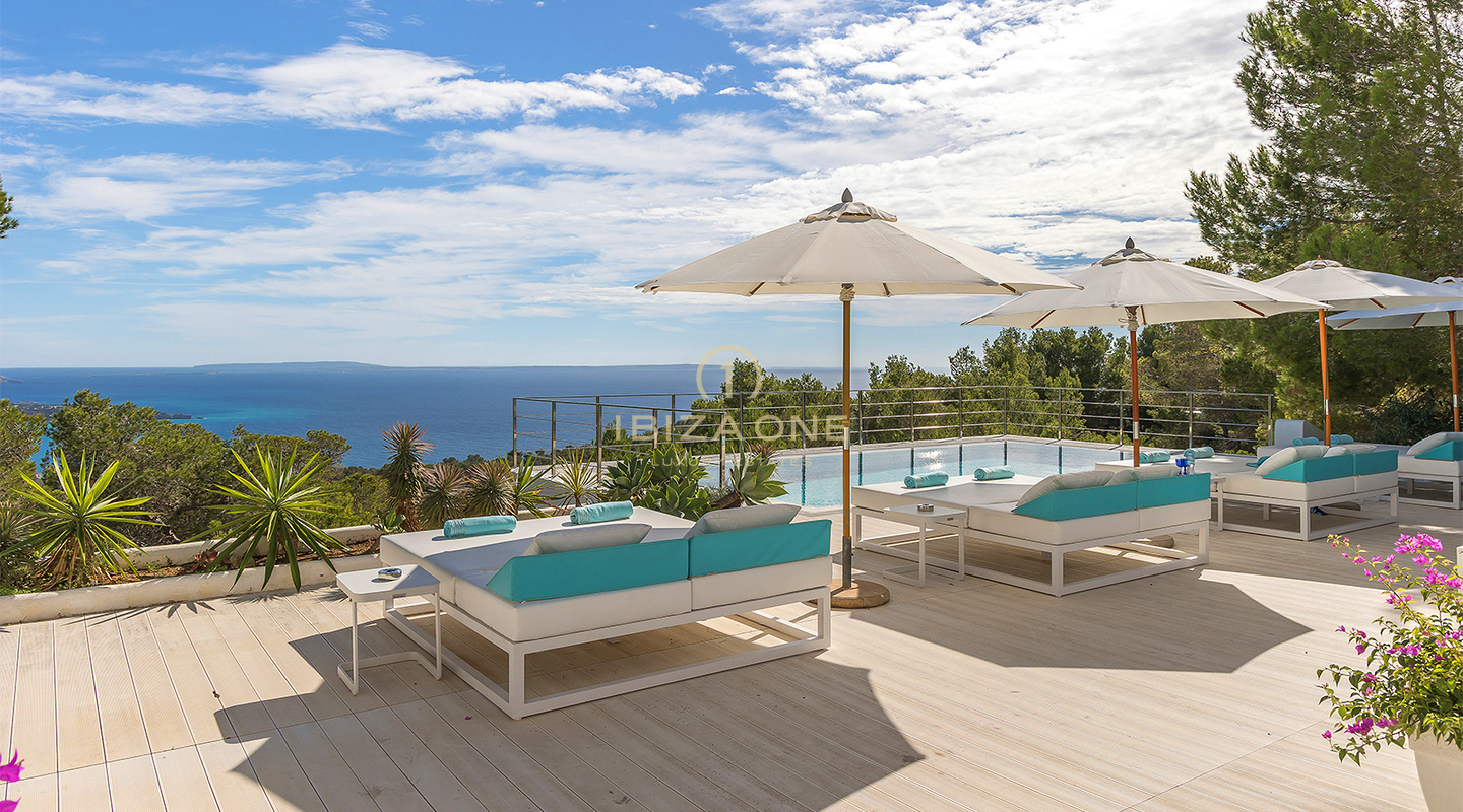 Moderne Luxusvilla in Es Cubells mit atemberaubendem Meerblick auf Porroig, Cala Jondal und Formentera – zu vermieten auf Ibiza