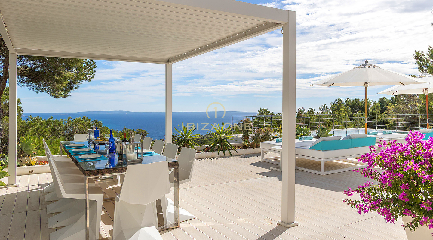 Moderna villa de lujo en Es Cubells con excepcionales vistas al mar, a Porroig, Cala Jondal y Formentera – Alquiler, Ibiza