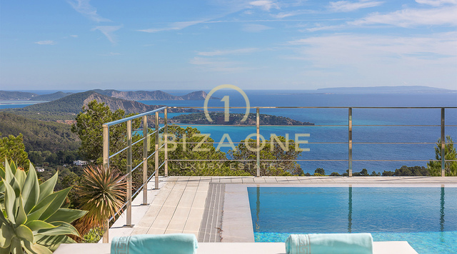 Moderna villa de lujo en Es Cubells con excepcionales vistas al mar, a Porroig, Cala Jondal y Formentera – Alquiler, Ibiza