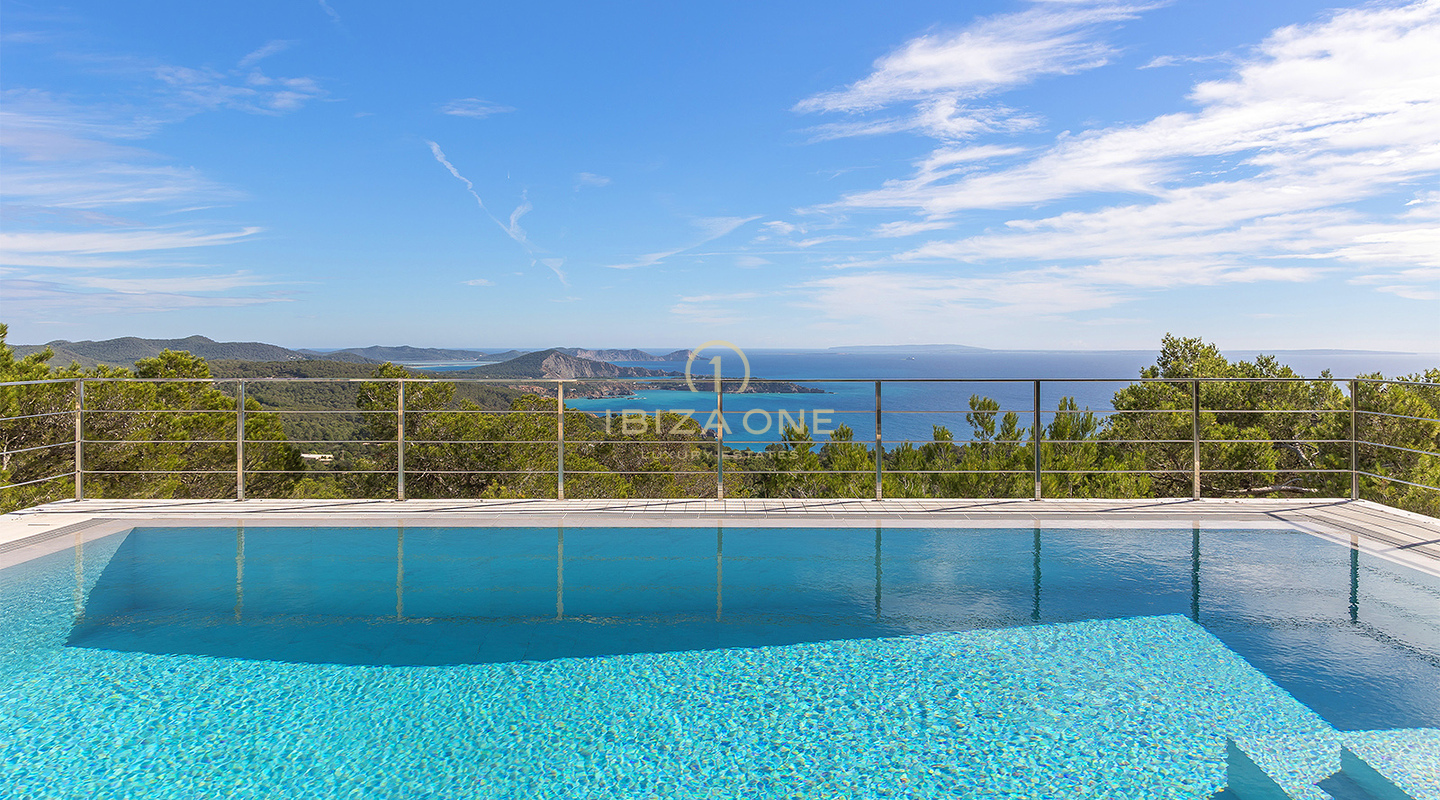 Villa de luxe moderne à Es Cubells avec vue imprenable sur la mer, Porroig, Cala Jondal et Formentera – À louer, Ibiza