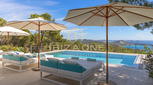 Moderna villa de lujo en Es Cubells con excepcionales vistas al mar, a Porroig, Cala Jondal y Formentera – Alquiler, Ibiza