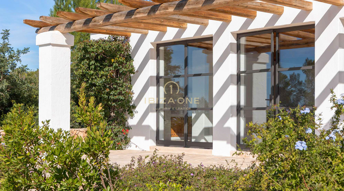 Villa Blakstad ultra-luxueuse avec vue paisible sur Campo à vendre – Santa Gertrudis, Ibiza
