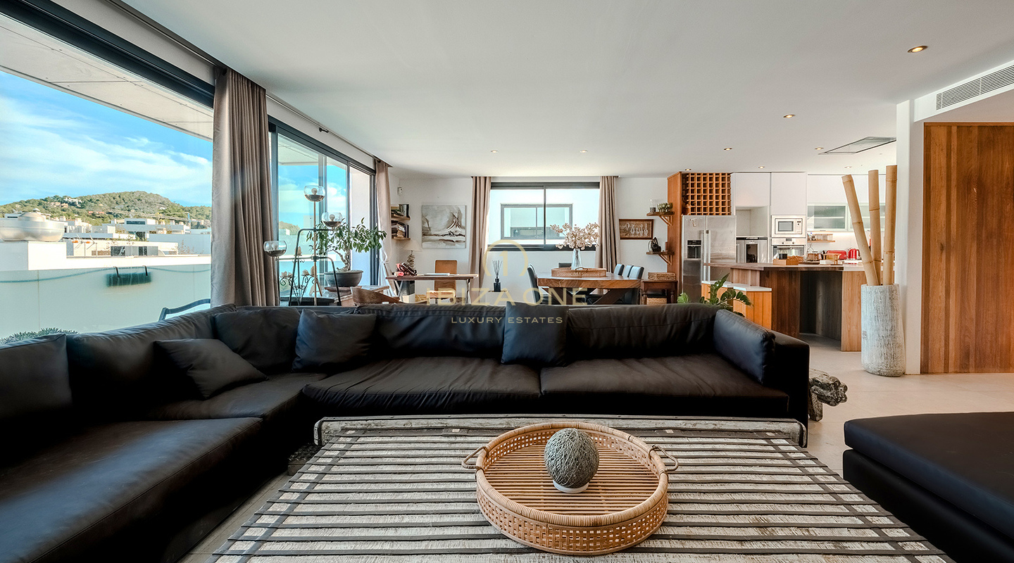 Moderna casa adosada de lujo cerca de la playa de Talamanca, NOBU y los puertos deportivos de Ibiza en venta en Ses Torres, Ibiza