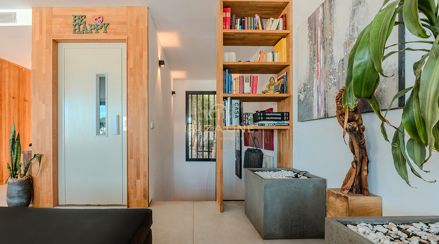 Moderna casa adosada de lujo cerca de la playa de Talamanca, NOBU y los puertos deportivos de Ibiza en venta en Ses Torres, Ibiza