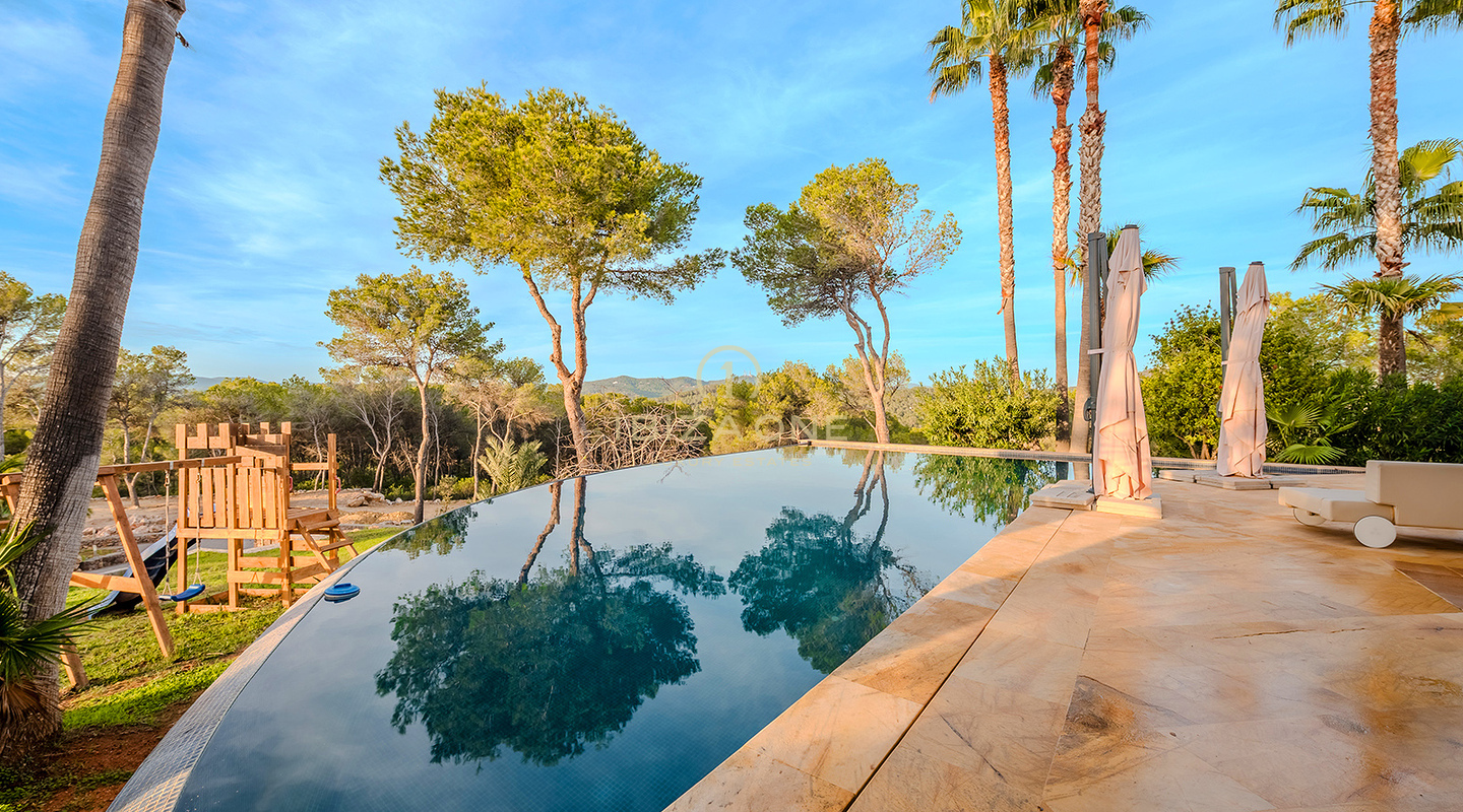 Propriété de luxe exceptionnelle avec vue panoramique sur le coucher de soleil et intimité totale à proximité des marinas d'Ibiza – À vendre, Ibiza