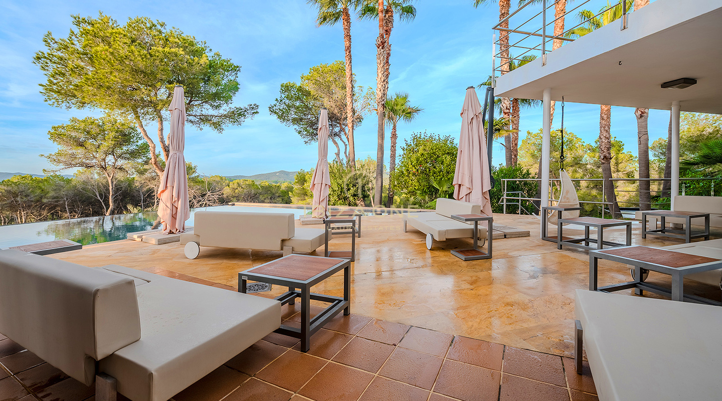 Straordinaria tenuta di lusso con vista panoramica sul tramonto e privacy assoluta vicino ai porti turistici di Ibiza - In vendita, Ibiza