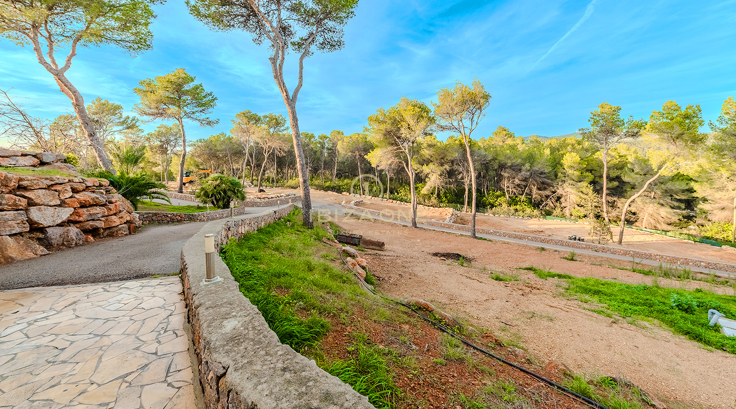 Extraordinary Luxury Estate with Panoramic Sunset Views & Full Privacy Near Ibiza’s Marinas – For Sale, Ibiza