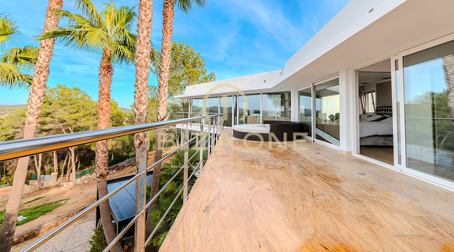 Straordinaria tenuta di lusso con vista panoramica sul tramonto e privacy assoluta vicino ai porti turistici di Ibiza - In vendita, Ibiza