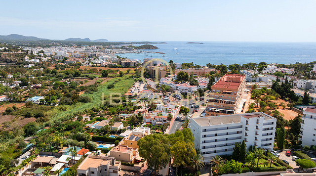 Lujosa villa adosada mediterránea con todas las comodidades modernas en venta en Siesta, Ibiza