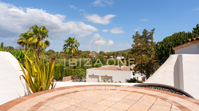 Villa de luxe mitoyenne de style méditerranéen offrant un confort moderne – À vendre à Siesta, Ibiza