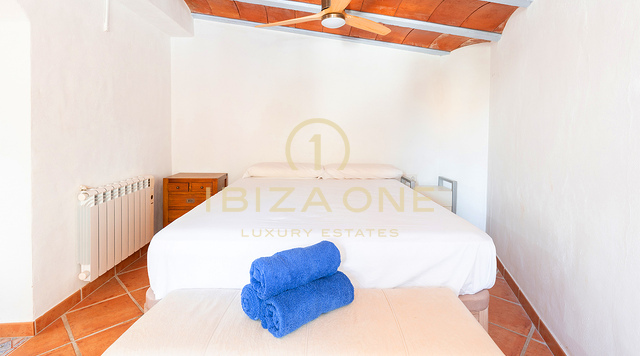 Villa de luxe mitoyenne de style méditerranéen offrant un confort moderne – À vendre à Siesta, Ibiza