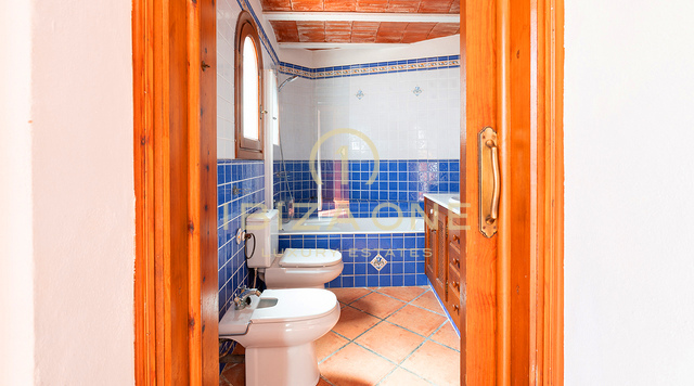 Villa de luxe mitoyenne de style méditerranéen offrant un confort moderne – À vendre à Siesta, Ibiza