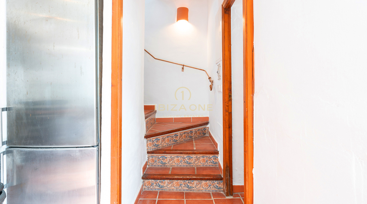 Villa de luxe mitoyenne de style méditerranéen offrant un confort moderne – À vendre à Siesta, Ibiza