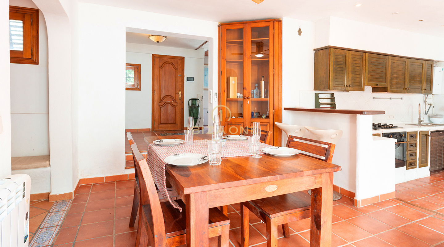 Mediterranean Semi-Detached Luxury Villa with Modern Comfort – For Sale in Siesta, Ibiza